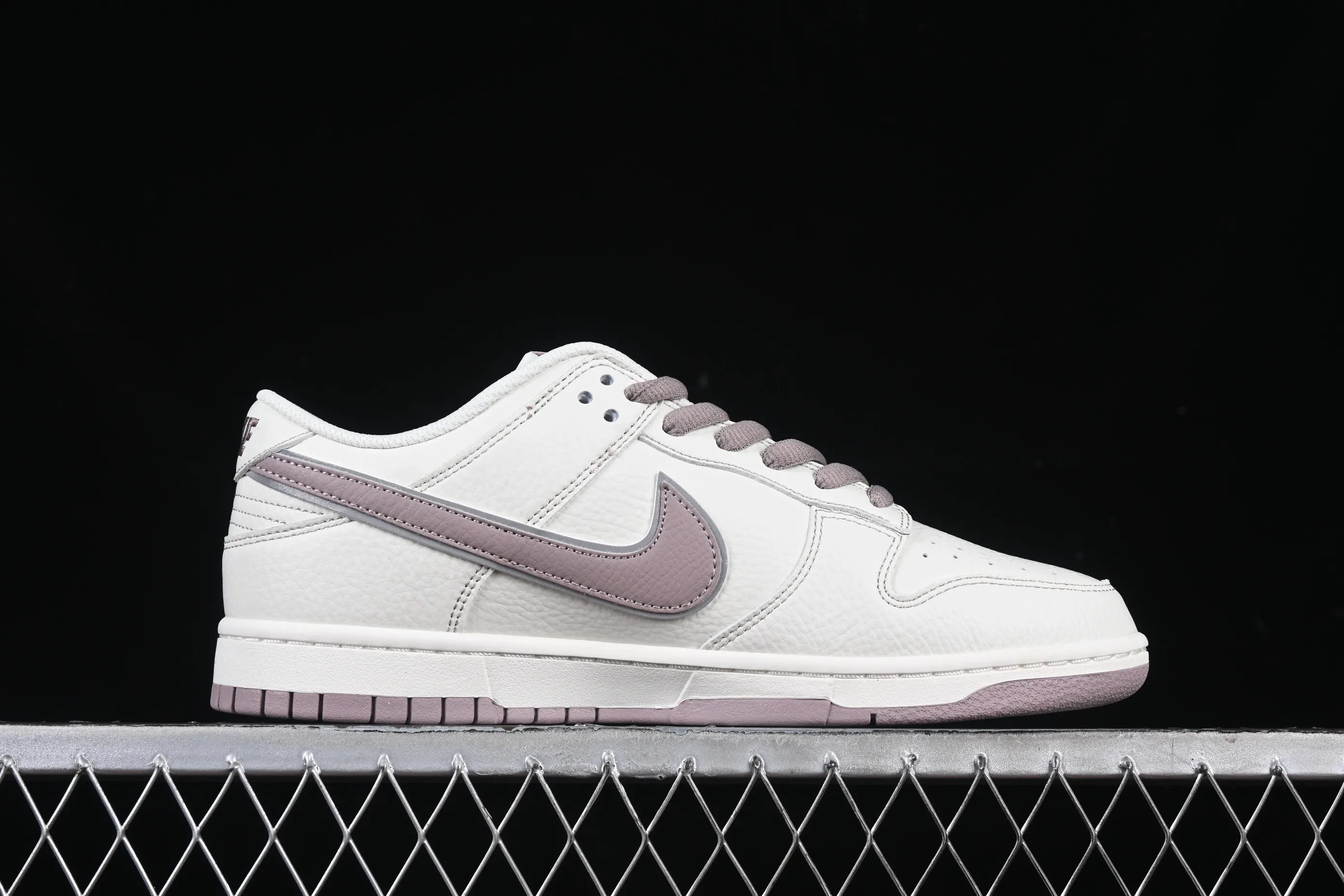 All categories Nk SB Dunk series Nk SB Dunk Low low-top sneakers Nk SB Dunk Low Supreme x The North Face North Face co-branded color matching low-top casual sports skateboard shoes BM0234-507